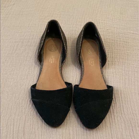 Toms Black Flats Versatile Slip-On Loafers. Size 7 - Picture 1 of 6